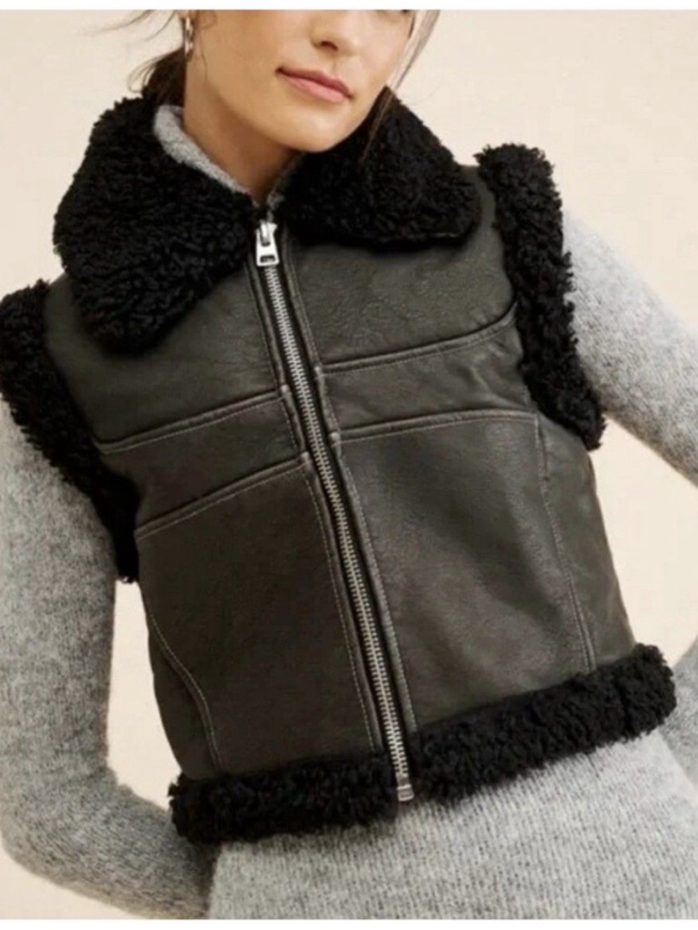 BDG/Urban Outfitters Black Faux Shearling Zip Sherpa Vest Size S NWT